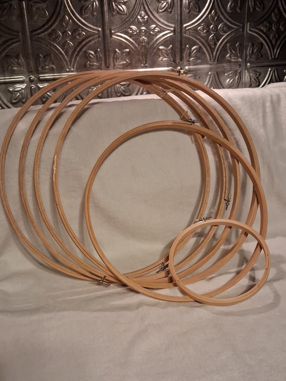 Vintage Natural Wood Embroidery Hoop Set - Light Wood Finish